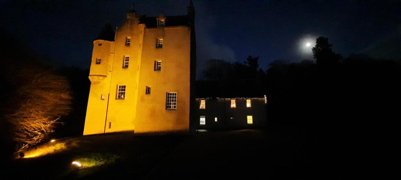 Villa East Wing Lickleyhead Castle Auchleven Exterior foto